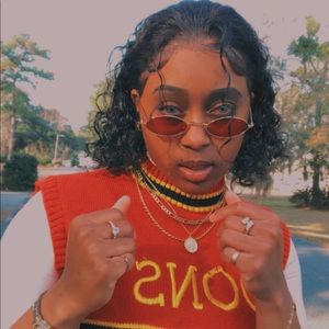 Meet your Posher, Aneya